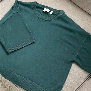 Lightweight sweater